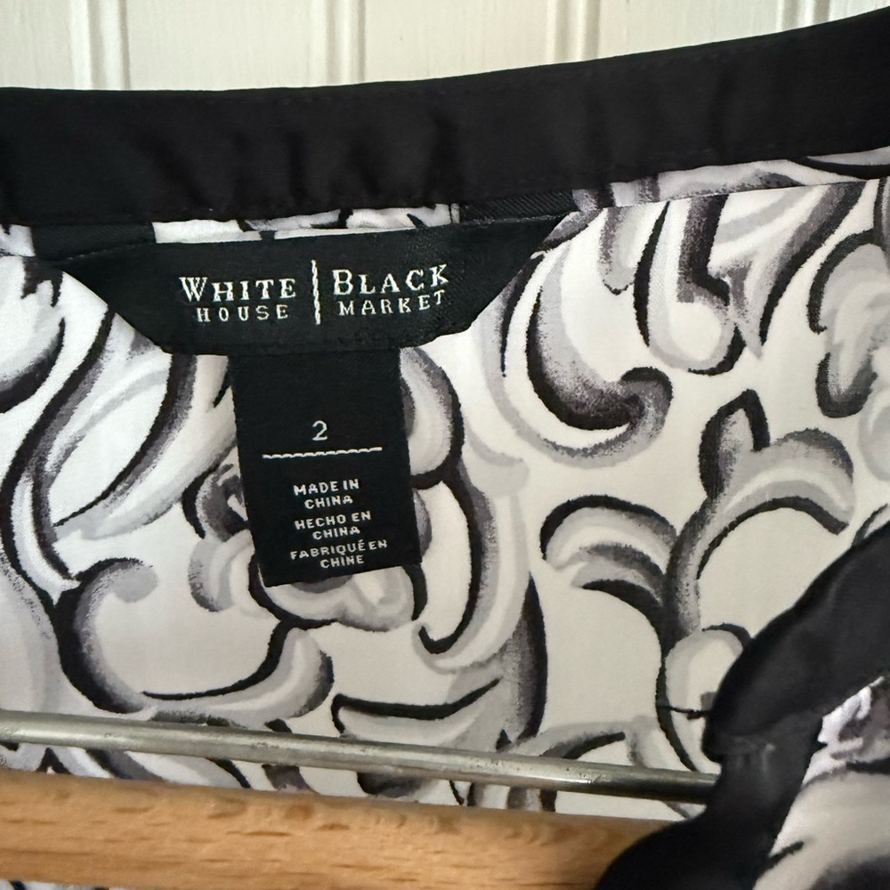 White House Black Market Black and White Tank Top Size 2 - Picture 3 of 4